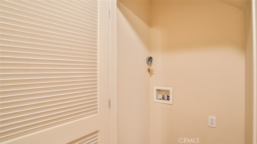 https://media.crmls.org/medias/678484ae-3093-4df7-9e1d-189ff2c5fd15.jpg?preset=X-Large