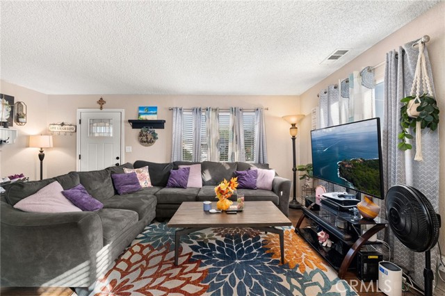 Detail Gallery Image 8 of 32 For 8868 Juniper Ave, Fontana,  CA 92335 - 2 Beds | 1 Baths