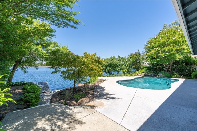 43 Edgewater Court, Chico CA: https://media.crmls.org/medias/6784876c-703c-47a3-86d0-dc9fcd807daa.jpg