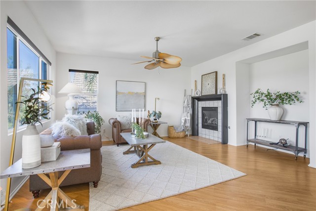 Detail Gallery Image 5 of 39 For 33422 Scarborough, Temecula,  CA 92592 - 5 Beds | 3/1 Baths