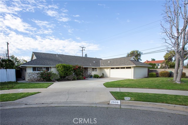 Detail Gallery Image 5 of 32 For 2506 E Roberta Dr, Orange,  CA 92869 - 3 Beds | 2 Baths