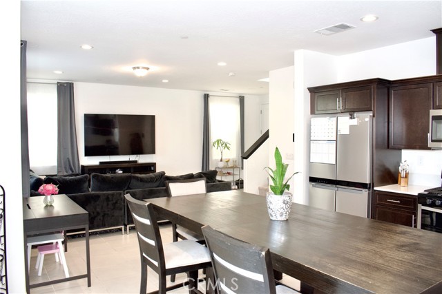 4136 N Vaughan Avenue, Fresno CA: https://media.crmls.org/medias/678660f4-f0ef-481d-b554-b6585ddd0a1f.jpg