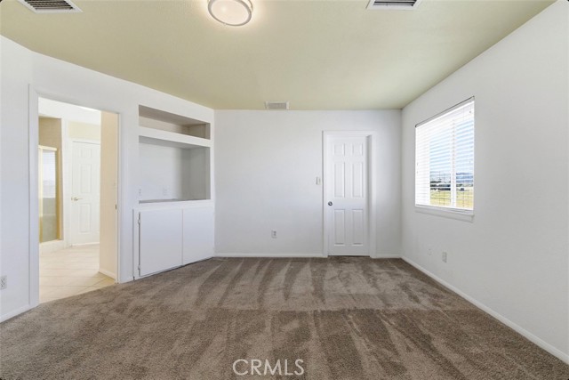 6895 Coyote Rd, Phelan CA: https://media.crmls.org/medias/6786b930-3ca6-45fa-867e-85f4a5477b98.jpg