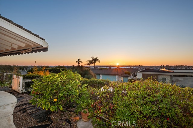 Detail Gallery Image 40 of 40 For 1727 Galatea Ter, Corona Del Mar,  CA 92625 - 3 Beds | 2 Baths