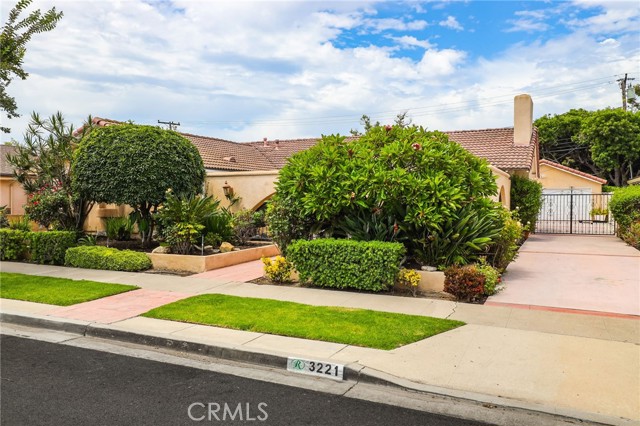 3221 Mainway Drive, Los Alamitos, CA, 90720 3221 Mainway Drive, Los Alamitos, CA, 90720