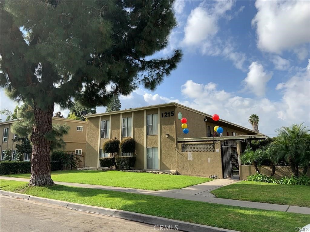 1215 N Dresden Place #8