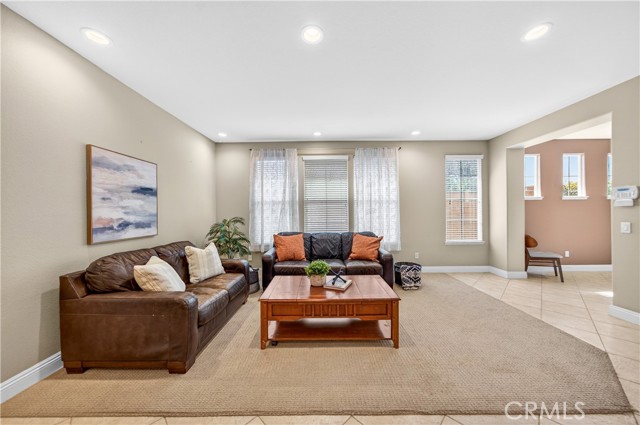 Detail Gallery Image 5 of 37 For 35978 Covington, Wildomar,  CA 92595 - 4 Beds | 3 Baths