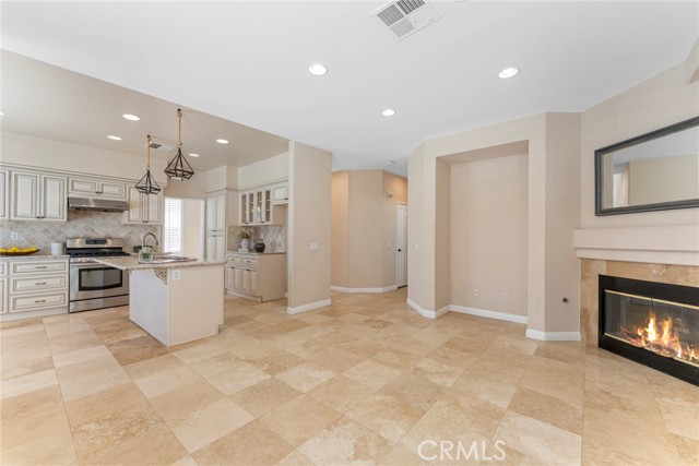 Detail Gallery Image 10 of 22 For 15863 Silver Springs Dr, Chino Hills,  CA 91709 - 4 Beds | 3 Baths