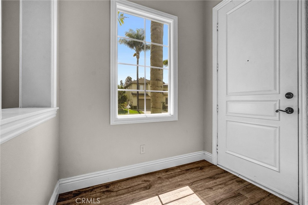 MLS #OC25165987 img 4