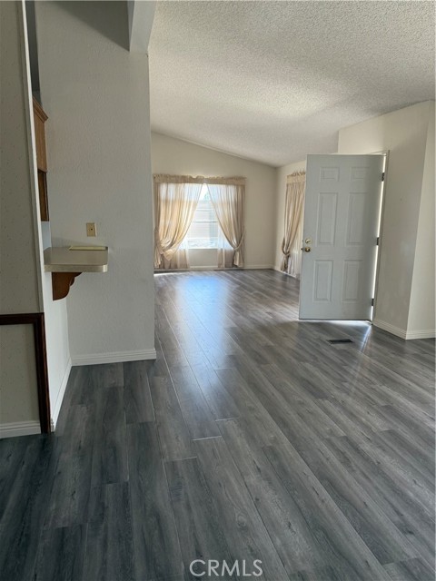 28929 Via Playa Del Rey, Murrieta CA: https://media.crmls.org/medias/67894f7d-6bd8-4471-8d35-4f24e4e1d39d.jpg