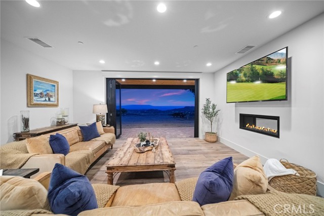 Detail Gallery Image 3 of 65 For 41950 Hacienda Dr, Murrieta,  CA 92562 - 4 Beds | 3/1 Baths