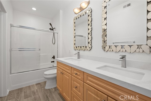 2426 Watermarke Pl, Irvine CA: https://media.crmls.org/medias/6789d936-da64-4877-9b17-ab1a935938fa.jpg