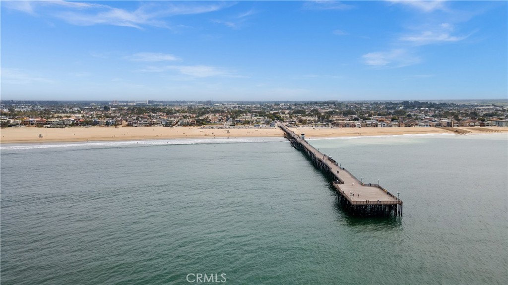 https://media.crmls.org/medias/678a4621-7be3-481e-b365-bd660e1beace.jpg?preset=X-Large