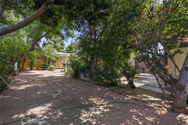 11744 Welby Way, North Hollywood CA: https://media.crmls.org/medias/678aa010-c5cc-4916-af96-5d9d7533e736.jpg