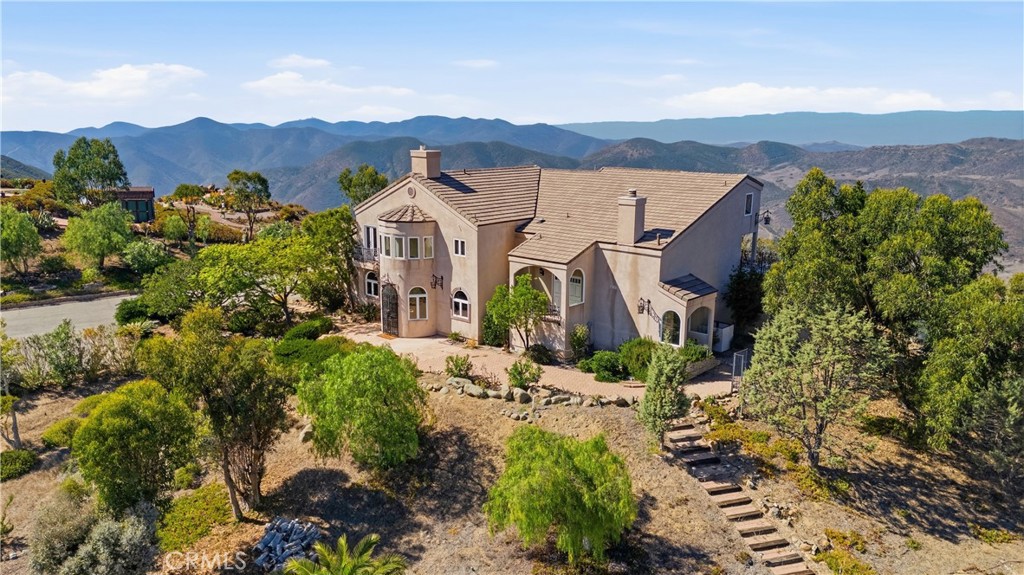 10827 Pacific View — architectural residence