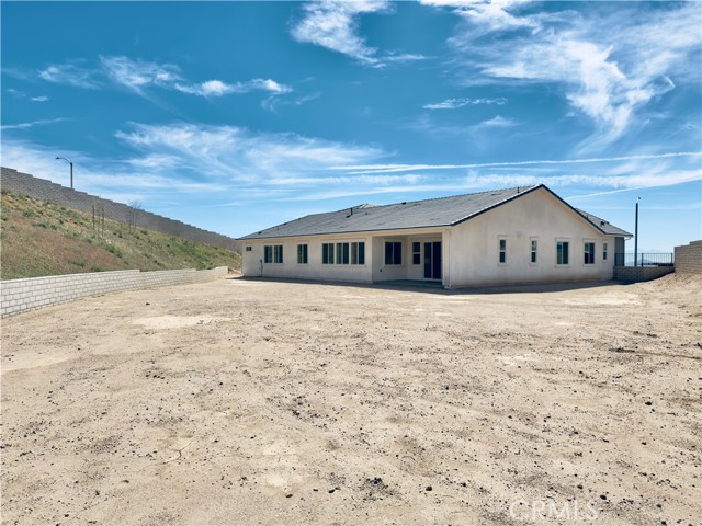 7051 Hurley Court, San Bernardino CA: https://media.crmls.org/medias/678adb3d-d4f2-4e4c-8c79-8694dd91e19d.jpg