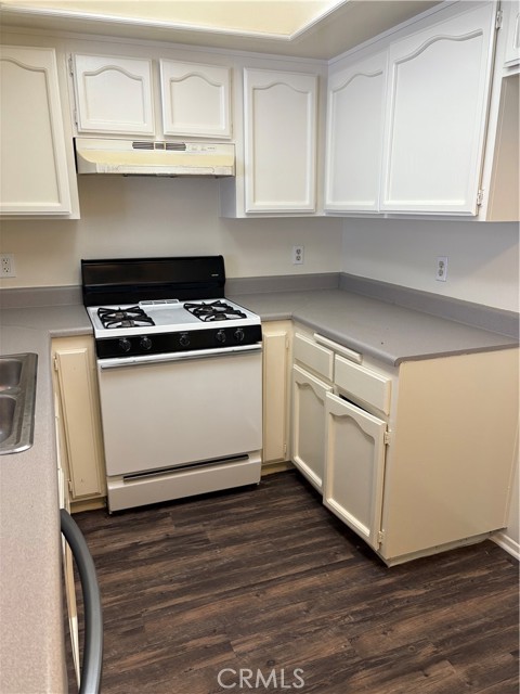 5800 FULLERTON Avenue, Buena Park CA: https://media.crmls.org/medias/678b1542-73cd-423d-978b-397ce4df512f.jpg
