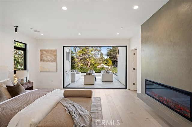 10840 Queensland, Los Angeles CA: https://media.crmls.org/medias/678b26f2-6e4e-4290-8825-c2ad5d83c063.jpg
