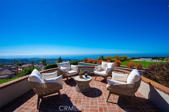 507 Via Florida, San Clemente CA: https://media.crmls.org/medias/678c4a23-c762-4714-89d6-adc4548001c7.jpg