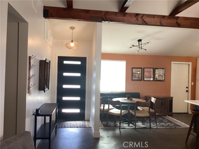 Detail Gallery Image 4 of 21 For 233 Almon Dr, Thousand Oaks,  CA 91362 - 3 Beds | 2 Baths