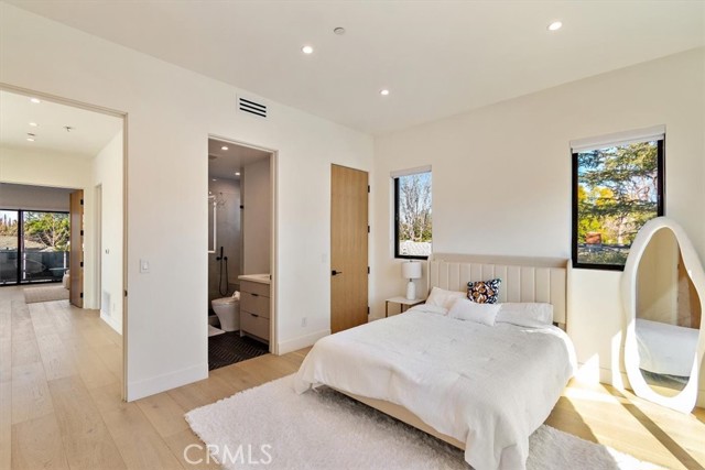 Detail Gallery Image 32 of 44 For 5347 Natick Ave, Sherman Oaks,  CA 91411 - 5 Beds | 5/1 Baths