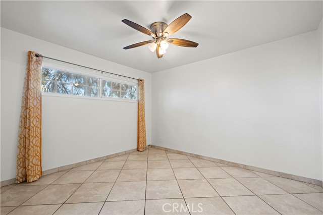 10685 Ledeen Drive, Lakeview Terrace CA: https://media.crmls.org/medias/678d4ca8-ca22-4e2e-9a03-b1b189f892af.jpg