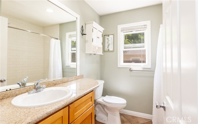7441 Sylvia Avenue, Reseda CA: https://media.crmls.org/medias/678d5d74-0be8-4da5-b7b4-bc974e427c68.jpg