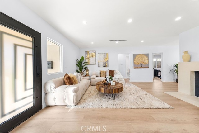 Detail Gallery Image 10 of 53 For 5700 Vista Del Monte, Sherman Oaks,  CA 91411 - 3 Beds | 2 Baths