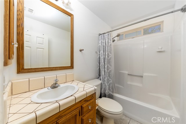 14734 Melbourne Avenue, Hesperia CA: https://media.crmls.org/medias/678ecf39-72fa-44a3-b086-1dd3dac907ad.jpg