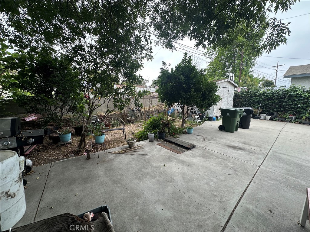 https://media.crmls.org/medias/678ed4d0-bd54-4c8b-88d6-3ce04dbf71b5.jpg?preset=X-Large