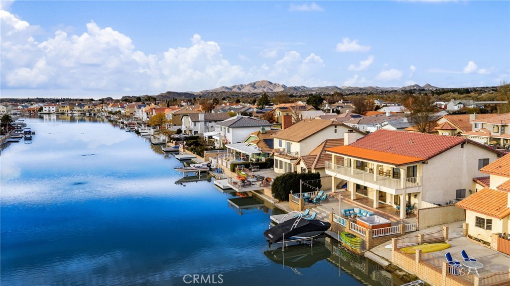 https://media.crmls.org/medias/678efbda-f359-462b-b6ac-297a18865760.jpg?preset=X-Large