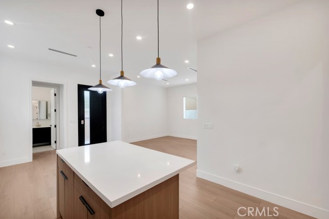 Detail Gallery Image 8 of 22 For 16514 San Fernando Mission Blvd, Granada Hills,  CA 91344 - 3 Beds | 2/1 Baths
