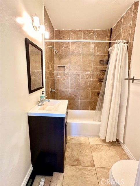 1327 W 35th Street, Los Angeles CA: https://media.crmls.org/medias/67904470-cf6f-4a40-ac3f-35c2dfab47e9.jpg