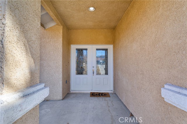 Detail Gallery Image 4 of 46 For 13175 Autumn Leaves Ave, Victorville,  CA 92395 - 5 Beds | 3 Baths