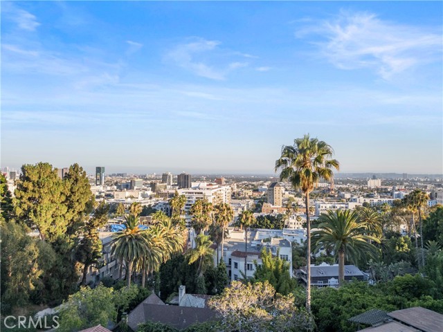 6609 Whitley, Los Angeles, California 90068, 5 Bedrooms Bedrooms, ,2 BathroomsBathrooms,Single Family Residence,For Sale,Whitley,SR24155130