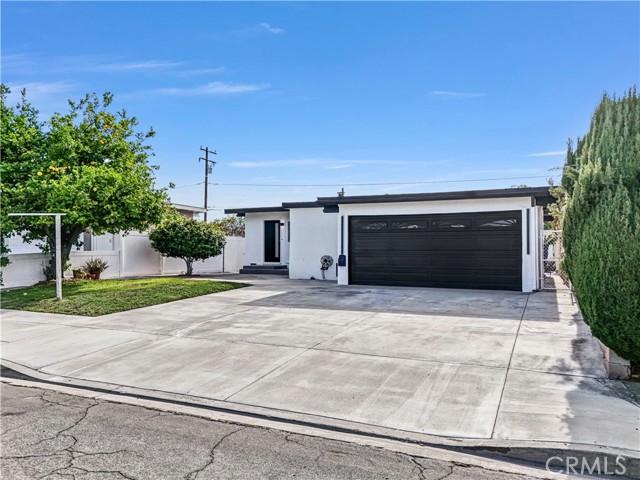 Detail Gallery Image 3 of 38 For 17919 Gard Ave, Artesia,  CA 90701 - 3 Beds | 2 Baths
