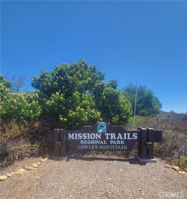 6812 Hyde Park Drive, San Diego CA: https://media.crmls.org/medias/67914700-9105-4a8f-a22e-4b5b4cec06b3.jpg