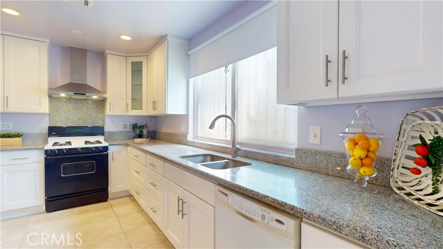 Detail Gallery Image 13 of 49 For 9551 Arleta Ave, Arleta,  CA 91331 - 5 Beds | 4 Baths