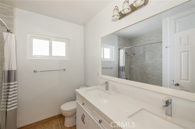 2317 Pine Avenue, Manhattan Beach, California 90266, 4 Bedrooms Bedrooms, ,3 BathroomsBathrooms,Residential,Sold,Pine,SB22177739