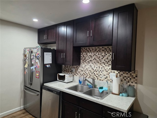 Detail Gallery Image 9 of 21 For 15500 Tustin Village #103,  Tustin,  CA 92780 - 2 Beds | 1/1 Baths