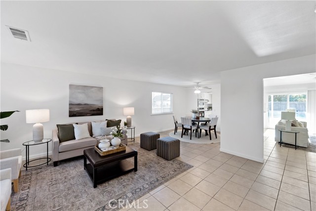 Detail Gallery Image 4 of 29 For 680 Fordham Ave, Clovis,  CA 93611 - 4 Beds | 2 Baths