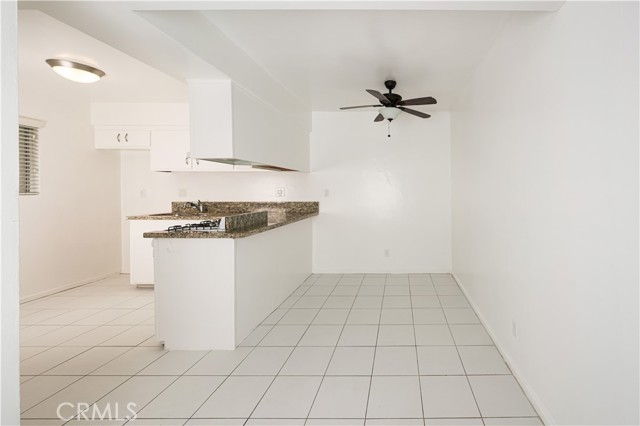 Detail Gallery Image 12 of 26 For 2321 Florida St a,  Huntington Beach,  CA 92648 - 2 Beds | 1 Baths