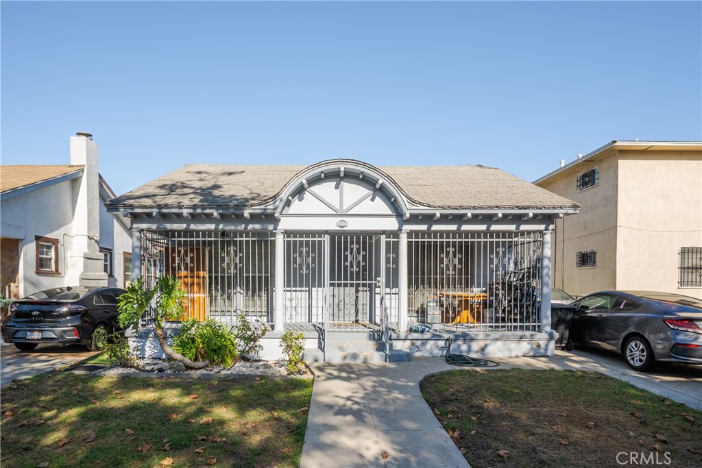 2936 Edgehill Drive