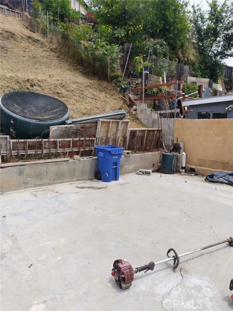1048 Geraghty Avenue, Los Angeles CA: https://media.crmls.org/medias/67942c64-64d9-427e-ae59-75799875cd27.jpg
