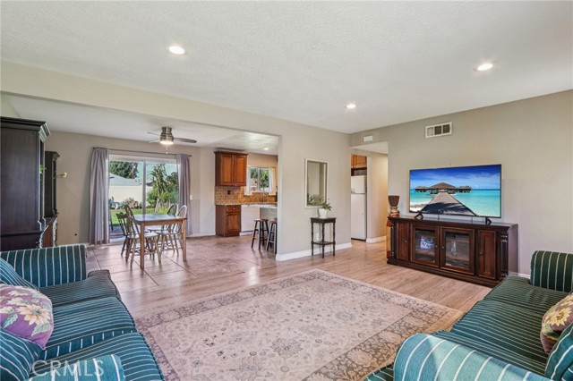 Detail Gallery Image 6 of 37 For 3212 Adelina, Norco,  CA 92860 - 3 Beds | 2 Baths