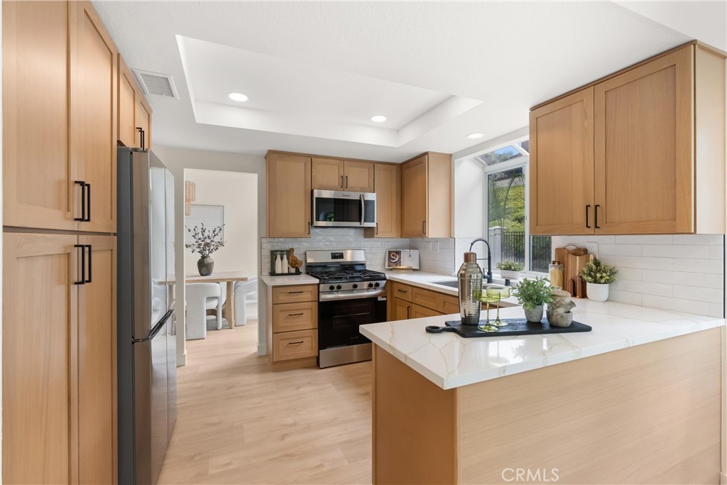 MLS #OC25233872 image #12