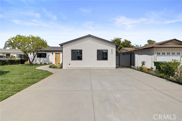 8840 Valjean Avenue, North Hills CA: https://media.crmls.org/medias/67957e2f-7790-4dd0-91b5-b5a25d738c1f.jpg