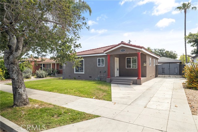 2420 Maine Avenue, Long Beach CA: https://media.crmls.org/medias/6795995f-aa36-464b-af02-dcfa8f41baa6.jpg