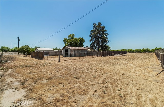 1492 W Sumner Avenue, Fresno CA: https://media.crmls.org/medias/6795cc63-90c9-41a4-8a02-20a16ab7fe17.jpg