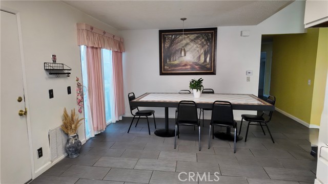 Detail Gallery Image 8 of 11 For 38616 Division, Palmdale,  CA 93550 - 3 Beds | 2 Baths